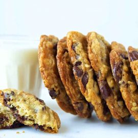 Chocolate chip oatmeal cookies
